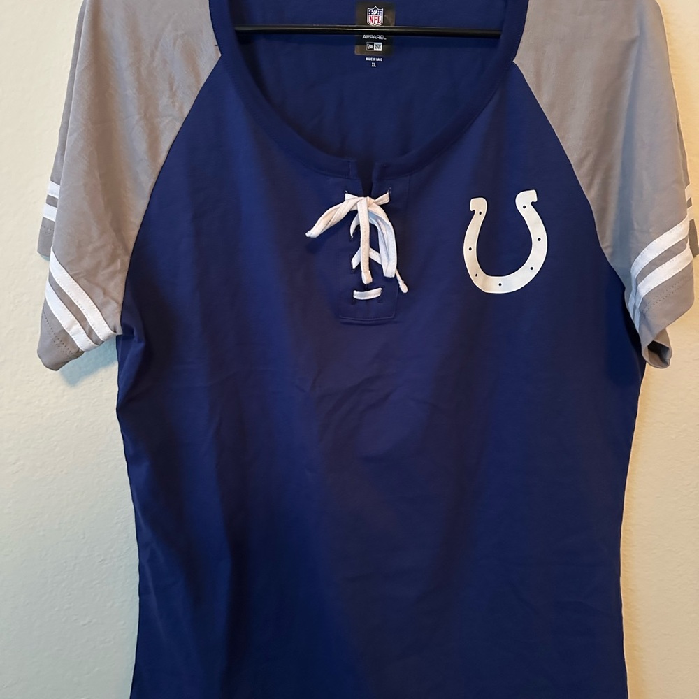 NFL Colts T-shirt Women’s Size XL New without tags